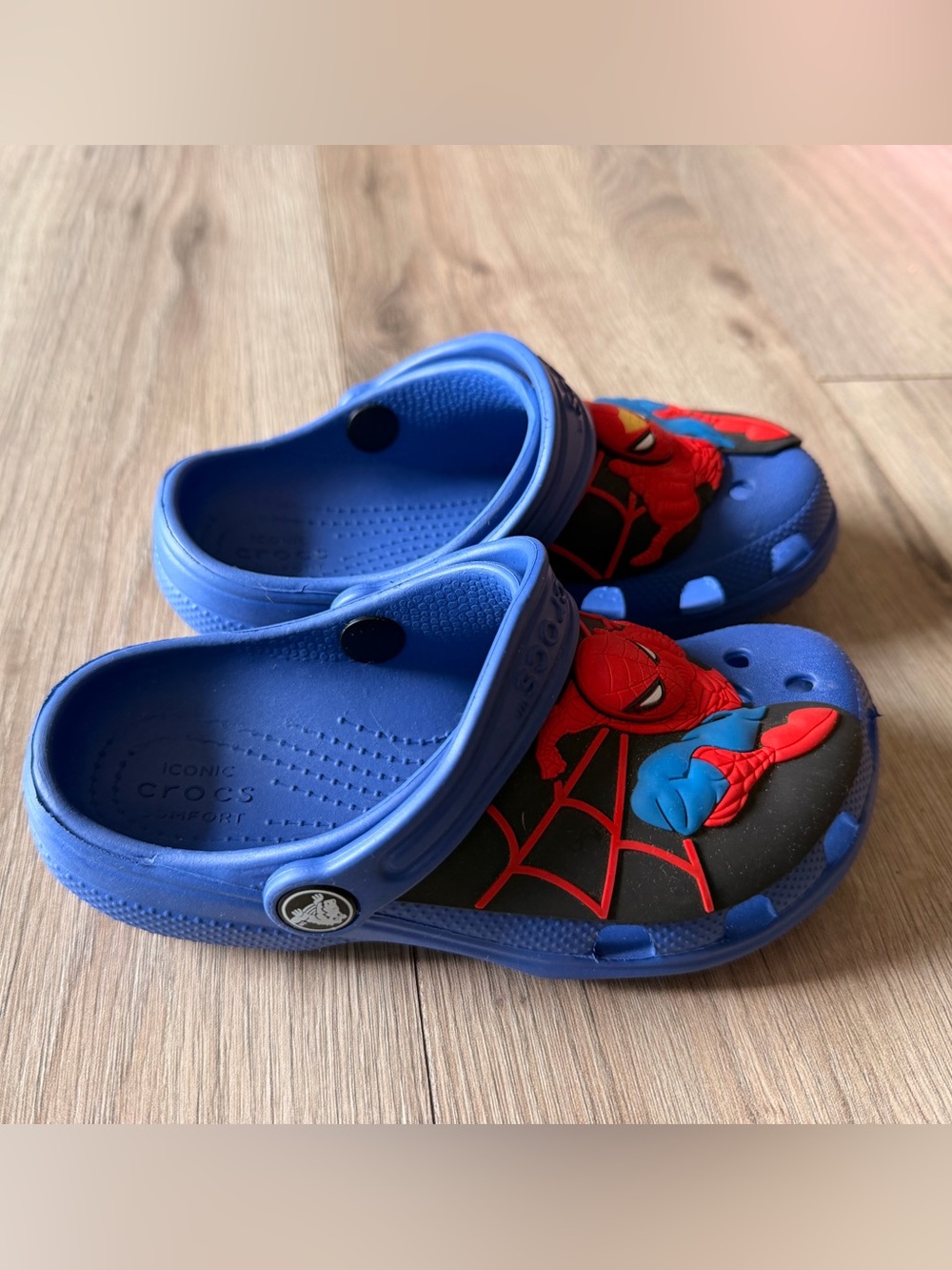 CROCS Kids Blue Spider-Man sandals - Picture 2 of 5